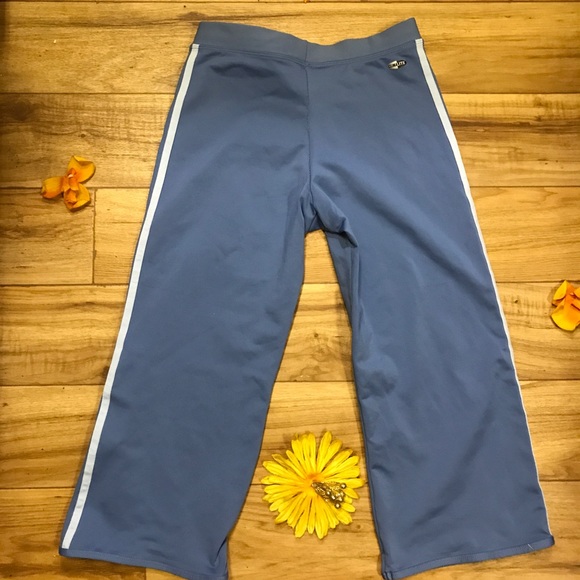 Adidas Capris Pants - Picture 2 of 12